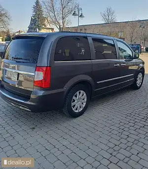 Chrysler Town 2015 - Zdjęcie 3 - DEALLO.PL