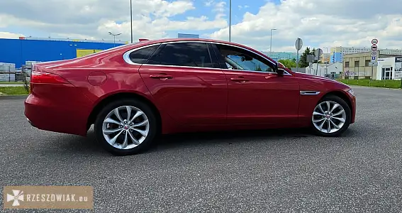 Jaguar xf 2.0 benzyna 250 km (2018) – niski przebieg - Zdjęcie 4 - KRAKOWIACZEK.EU