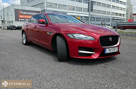 Jaguar xf 2.0 benzyna 250 km (2018) – niski przebieg - Zdjęcie 3 - KRAKOWIACZEK.EU
