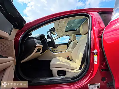 Jaguar xf 2.0 benzyna 250 km (2018) – niski przebieg - Zdjęcie 10 - KRAKOWIACZEK.EU