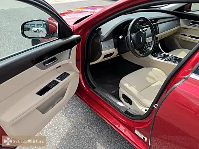 Jaguar xf 2.0 benzyna 250 km (2018) – niski przebieg - Zdjęcie 9 - KRAKOWIACZEK.EU