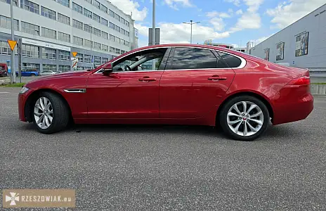 Jaguar xf 2.0 benzyna 250 km (2018) – niski przebieg - Zdjęcie 8 - KRAKOWIACZEK.EU
