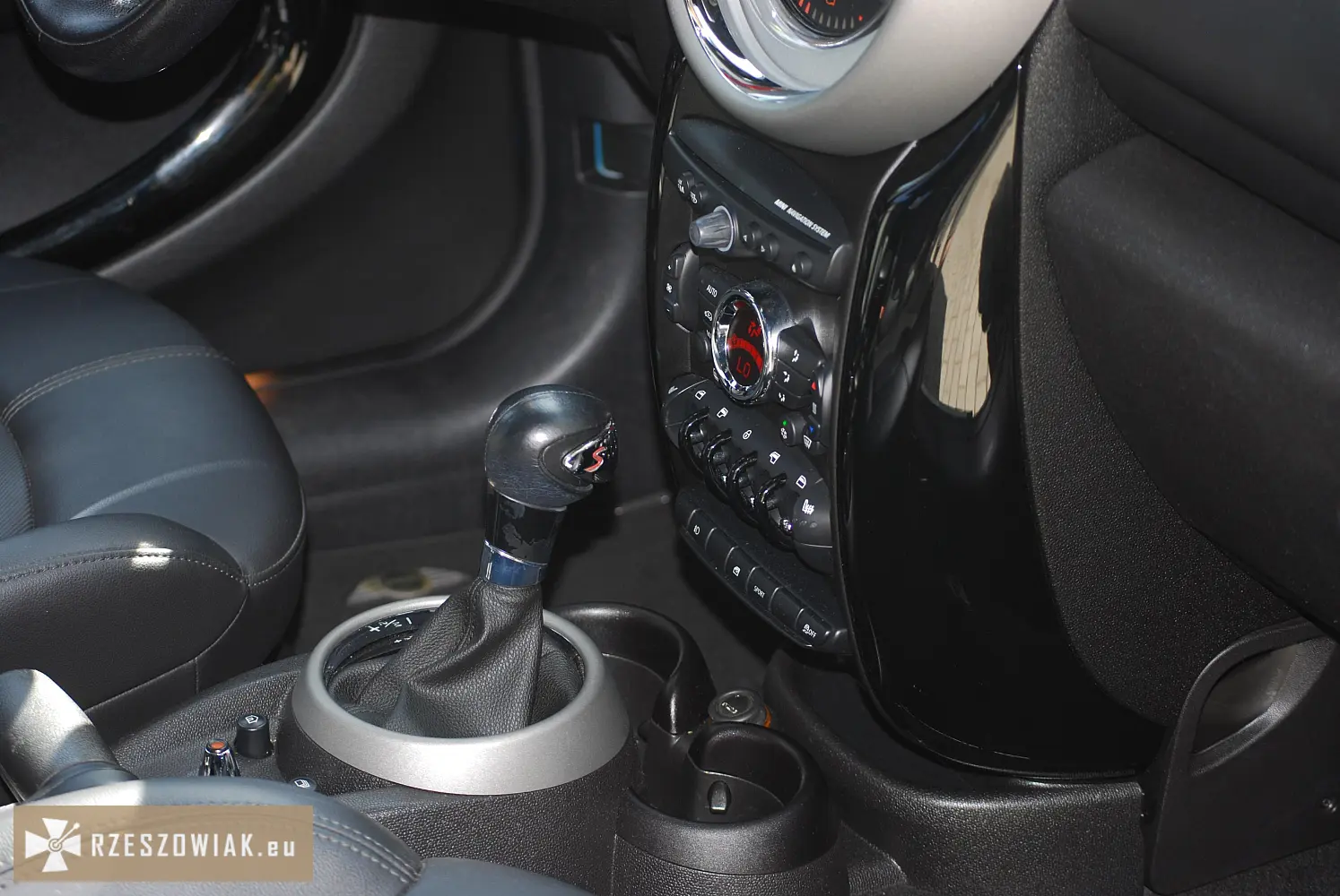 Mini cooper s 1.6 turbo (184 km) | panorama | bixenon | skóra | ambient | 2011 r. - Zdjęcie 8 - RZESZOWIAK.EU