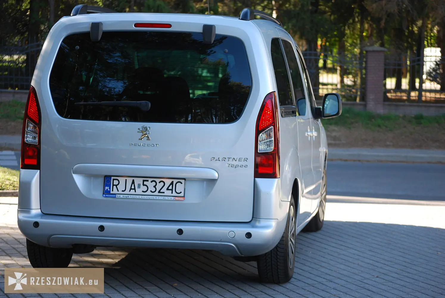Peugeot partner ii fl 1.6 bluehdi (99 km) | salon polska | i właściciel | 2 przesuwne drzwi | fv 23% - Zdjęcie 8 - WARSZAWIAK.EU