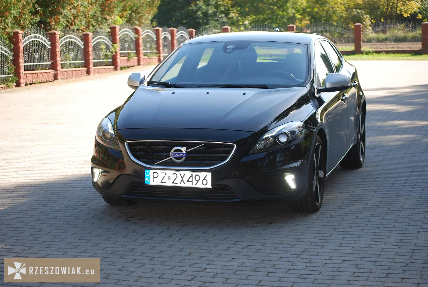 Volvo v40 II 2.0 d2 (120 km) | oryginalna wersja r-design - Zdjęcie 2 - WARSZAWIAK.EU