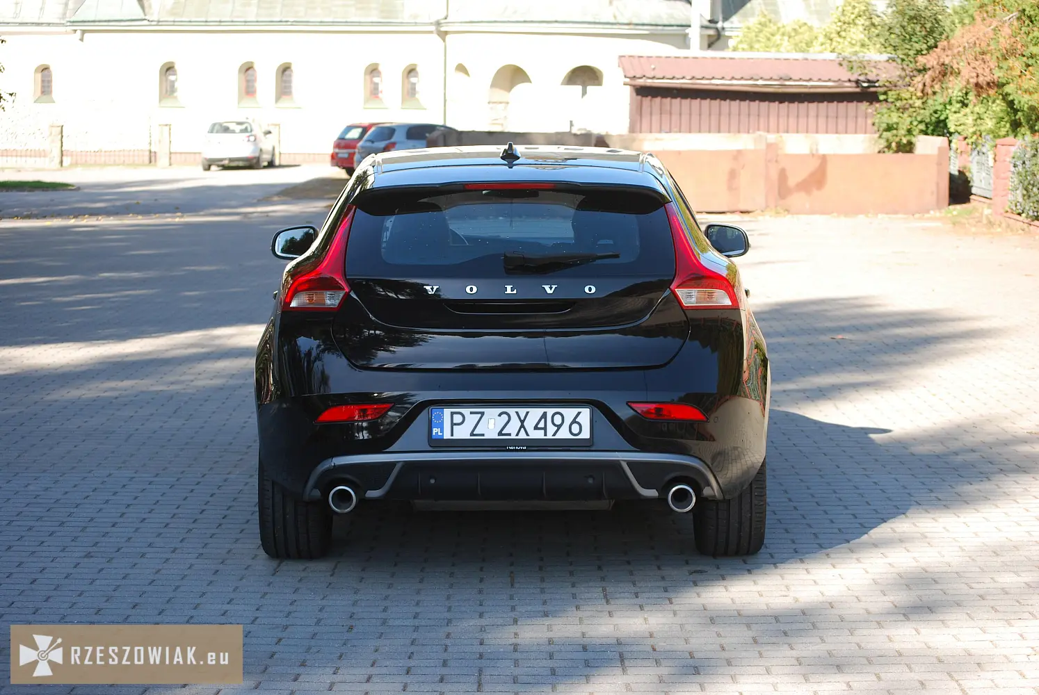 Volvo v40 II 2.0 d2 (120 km) | oryginalna wersja r-design - Zdjęcie 8 - WARSZAWIAK.EU