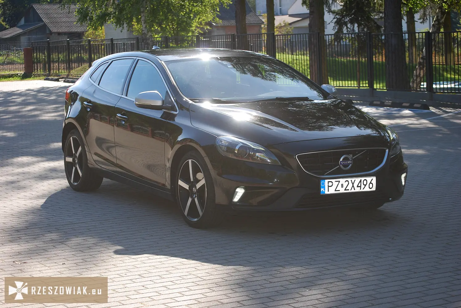 Volvo v40 II 2.0 d2 (120 km) | oryginalna wersja r-design - Zdjęcie 4 - WARSZAWIAK.EU
