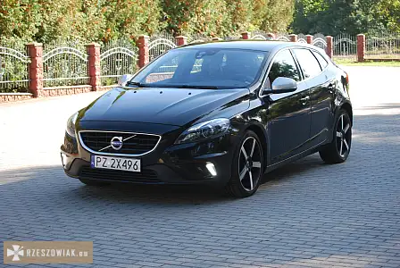 Volvo v40 II 2.0 d2 (120 km) | oryginalna wersja r-design  - DEALLO.PL