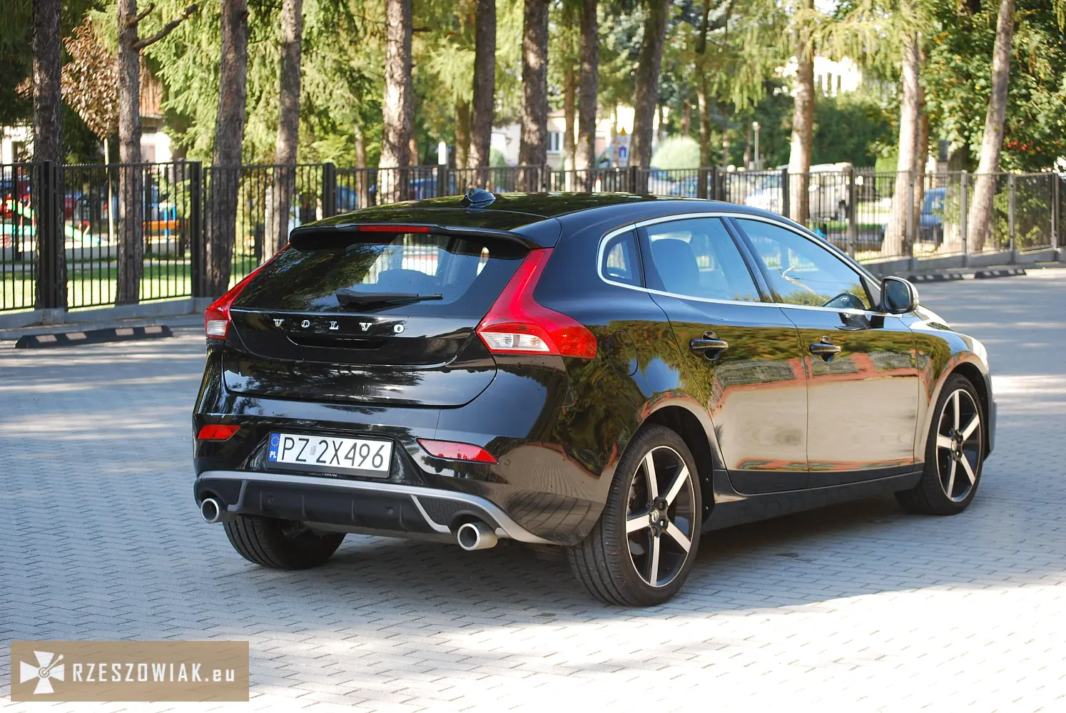 Volvo v40 II 2.0 d2 (120 km) | oryginalna wersja r-design - Zdjęcie 7 - WARSZAWIAK.EU