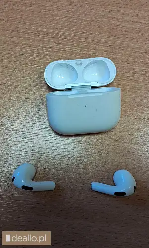 [eLicytacje] I licytacja - Słuchawki bezprzewodowe AirPods w etui i opakowaniu - DEALLO.PL