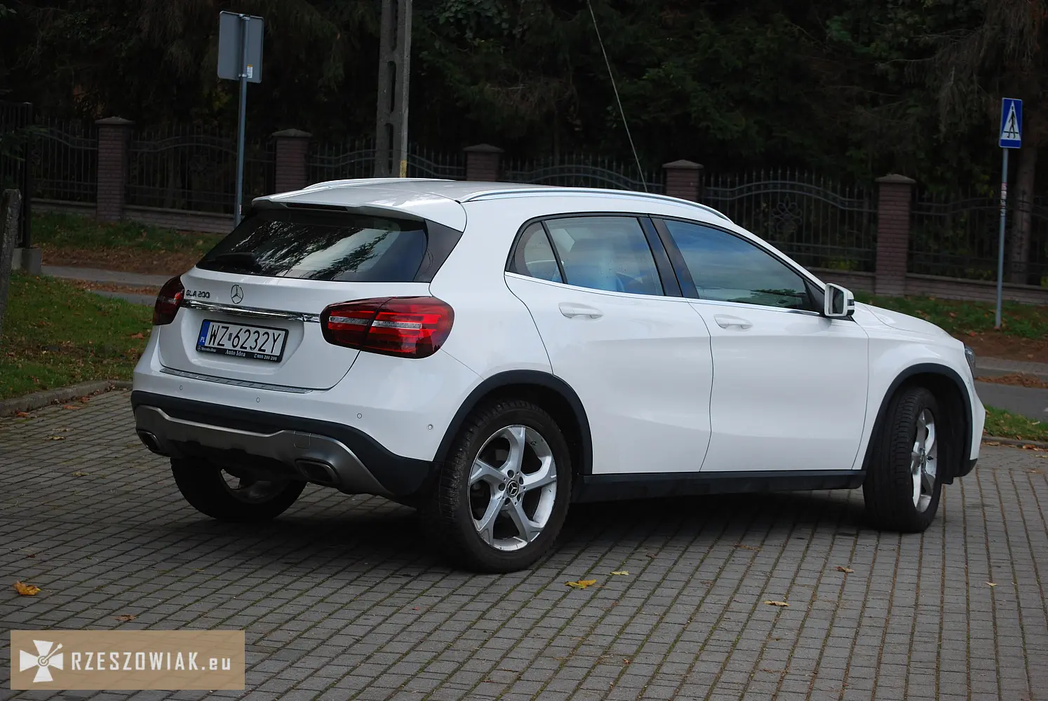 Mercedes-benz gla x156 1.6 | benzyna 156 km | automat | jasne wnętrze - Zdjęcie 7 - WARSZAWIAK.EU